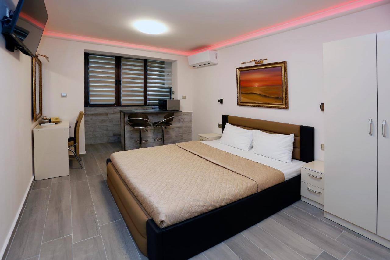 בורגאס Deluxe 2 Studios City Center מראה חיצוני תמונה